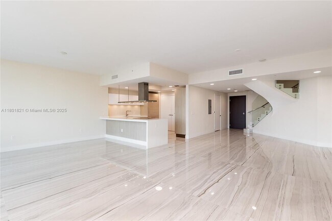 Building Photo - 17111 Biscayne Blvd
