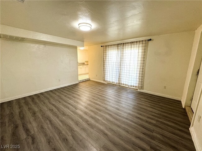 Building Photo - 1871 Shadow Mountain Pl