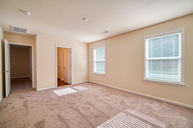 Building Photo - 580 Millsgate Cir
