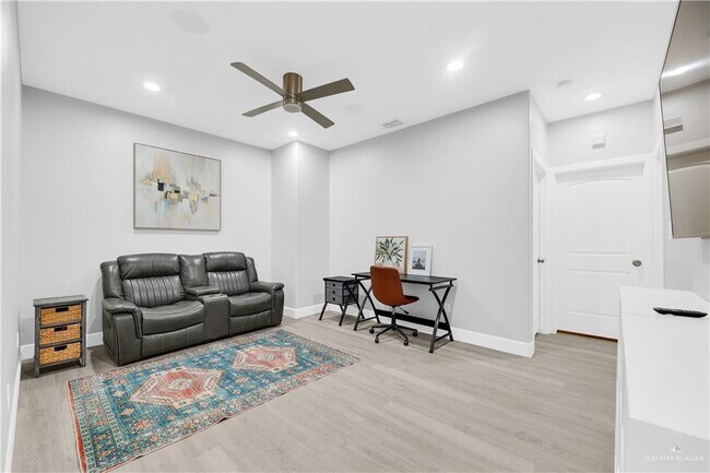 Building Photo - 23 3rd N St