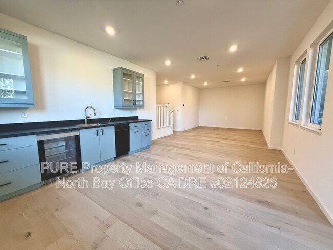 Building Photo - 6 Jasper Ct