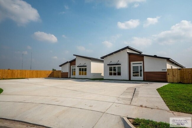 Building Photo - 3508 Hidalgo Cir