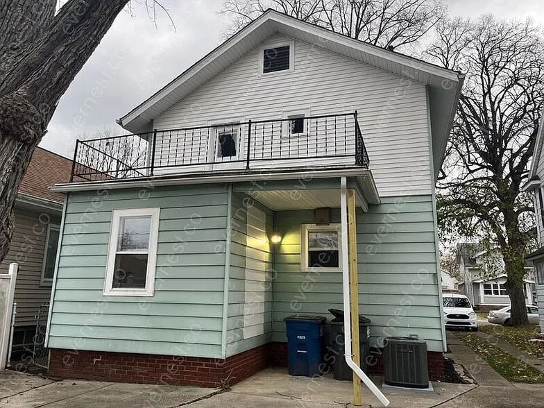 Building Photo - 3633 Almeda Dr