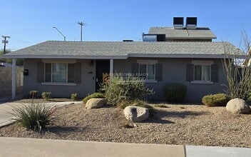 Building Photo - 6 E Hill Dr