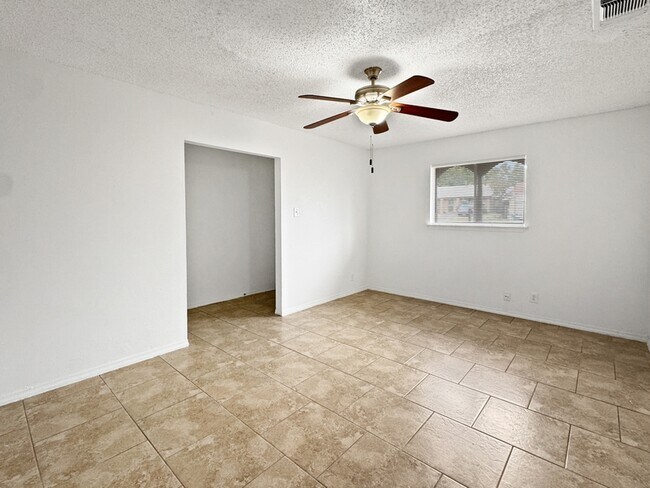 Building Photo - 7510 Old Spanish Trail