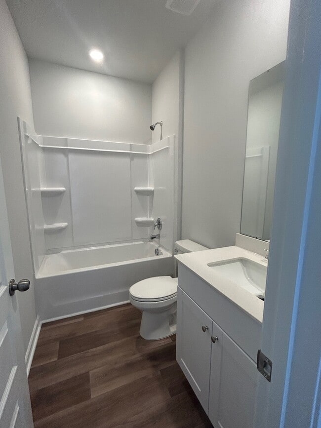 Building Photo - 404 Lehamite Ct