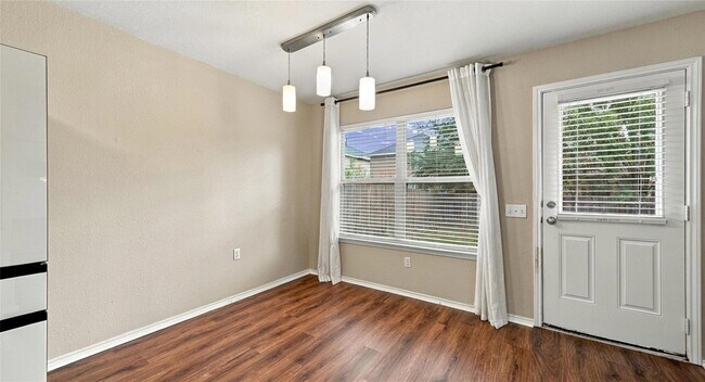 Building Photo - 7224 Crestone Rd