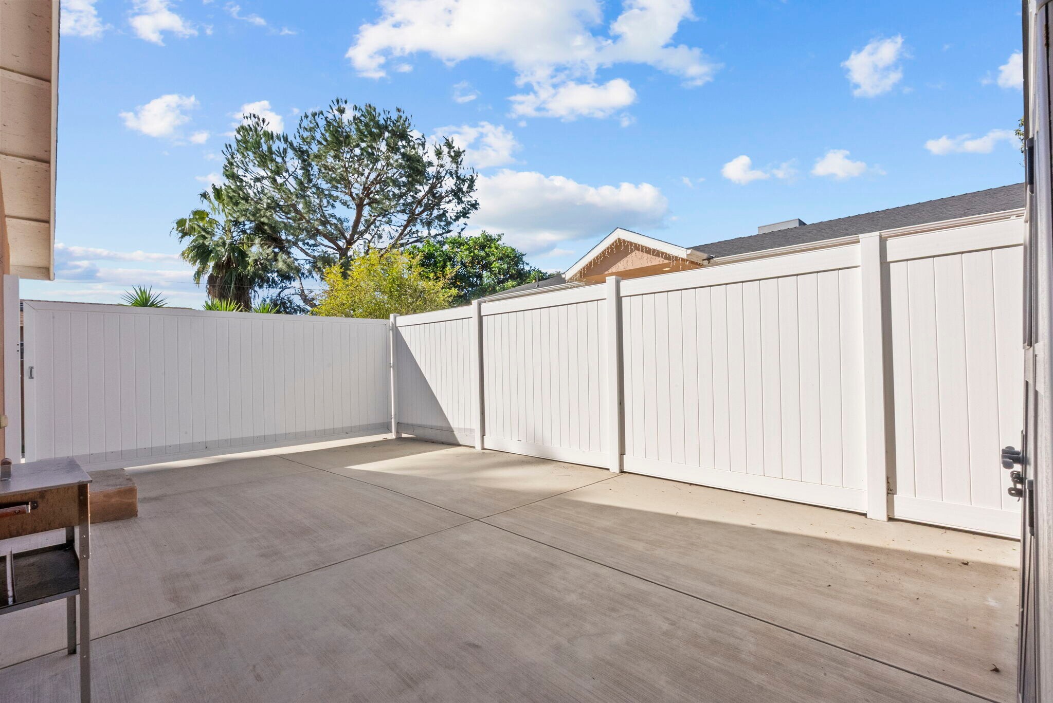 Building Photo - 6717 Cedros Ave