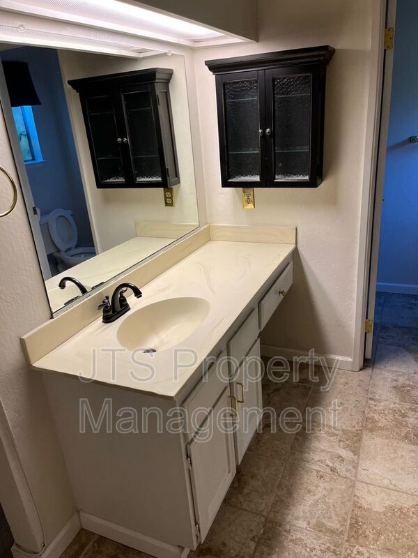 Building Photo - 6830 Mellodora Dr