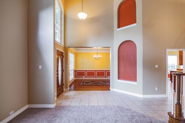 Building Photo - 2412 Arbor Dr