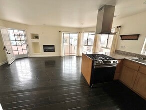 Building Photo - Luxury 2bd/2 bth with Ocean View