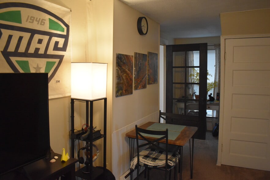 Building Photo - 34 S Adams St