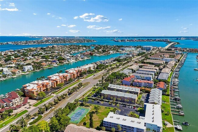 Building Photo - 719 Pinellas Bayway S