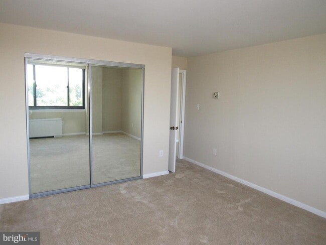 Building Photo - 4201 Cherry Hill Rd