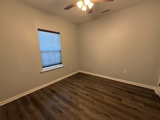 Building Photo - 1725 Holton St