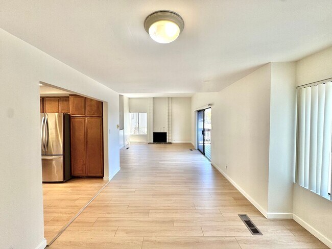 Building Photo - 6664 Reservoir Ln