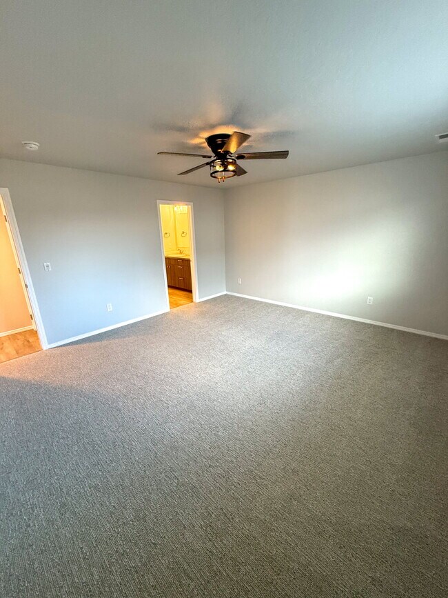 Building Photo - 1367 Silver Vly St