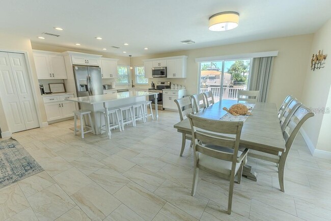 Building Photo - 5021 Porpoise Pl