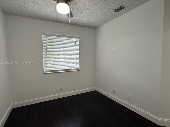 Building Photo - 17432 SW 140th Ct