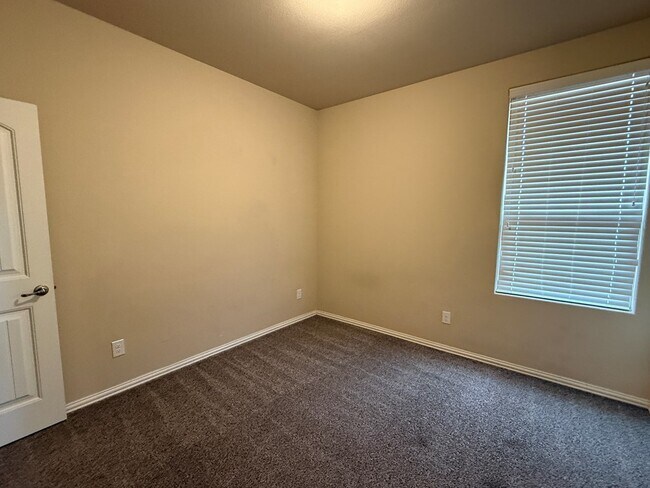 Building Photo - 7220 Cross B Rd