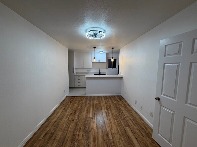 Primary Photo - 195 Madrona St