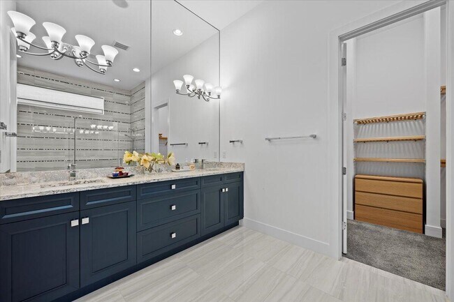 Building Photo - 13673 Artisan Cir