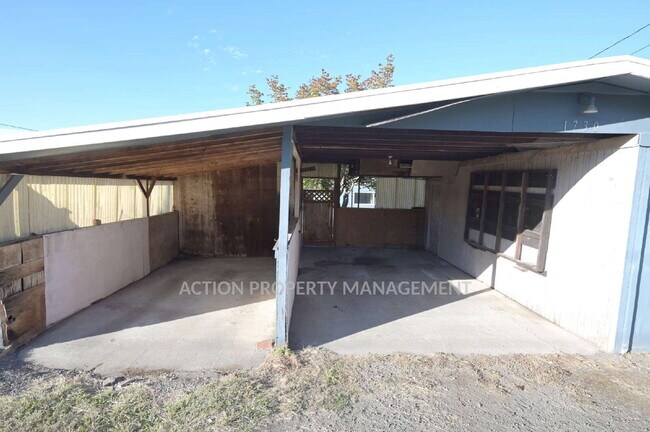 Building Photo - 4 bed 2 bath home in Port Angeles