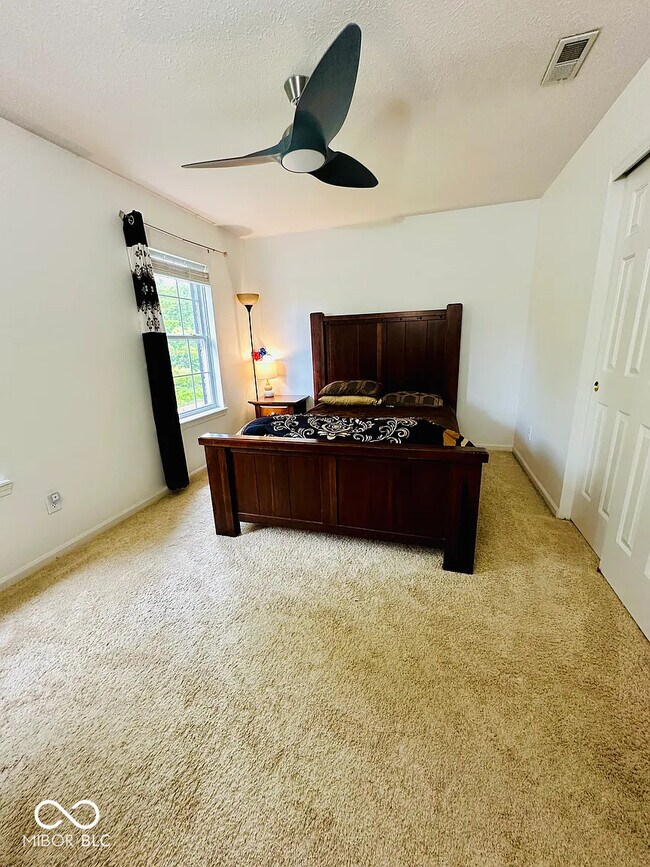 Building Photo - 5273 Ivy Hill Dr
