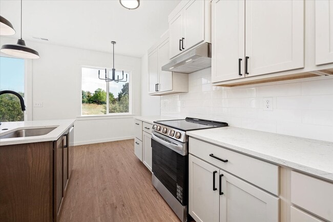 Building Photo - 305 N 18th St
