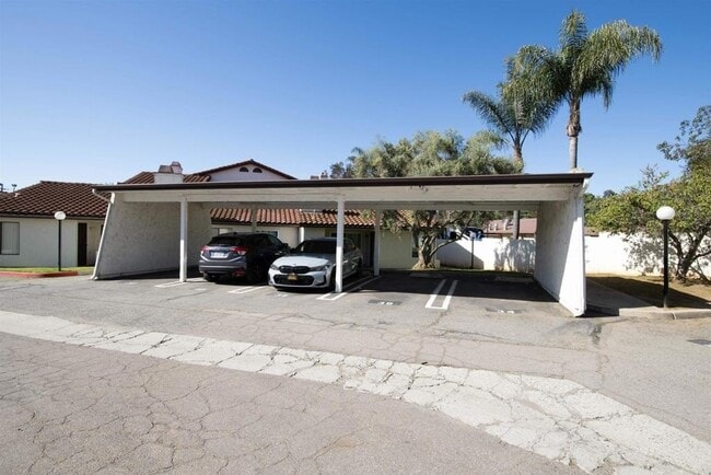 Building Photo - 2425 Cranston Dr