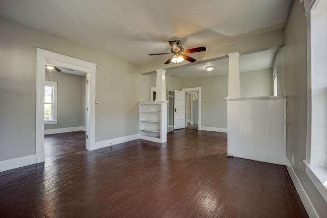 Building Photo - Freshly Updated 3 Bedroom Home