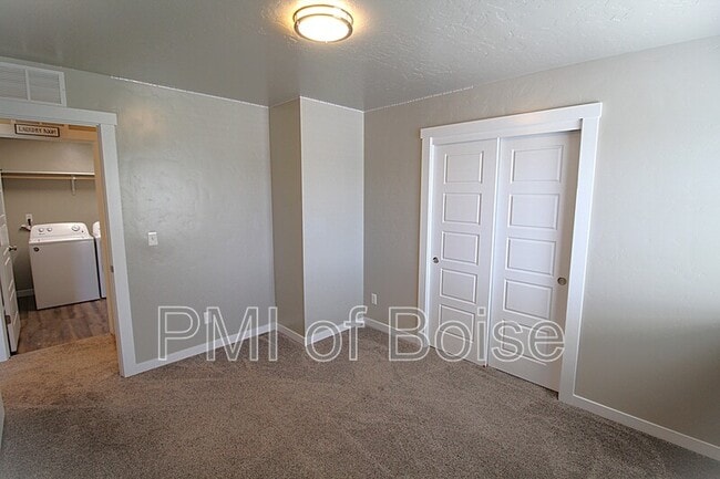 Building Photo - 3858 W Peak Cloud Ct
