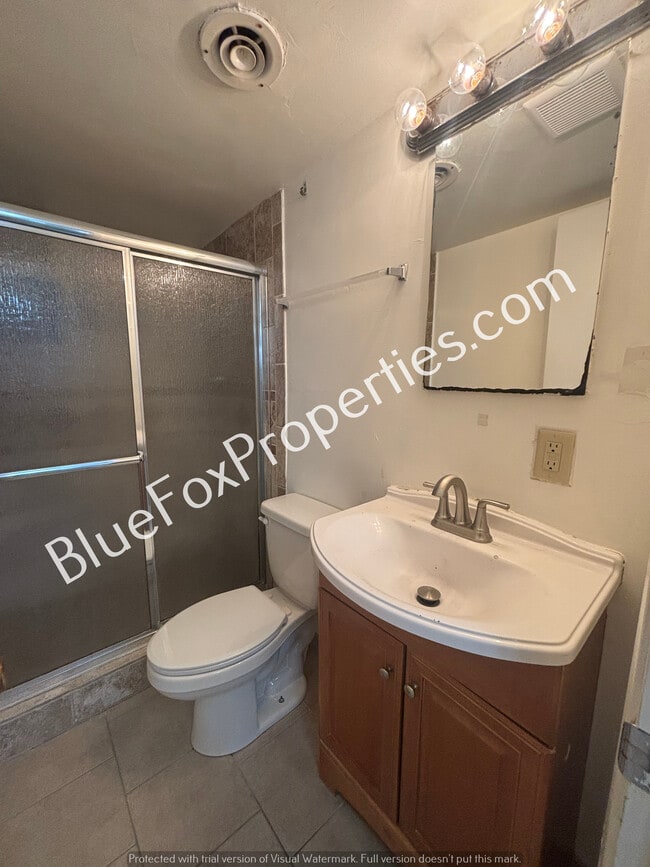 Building Photo - 4825 E 23rd St