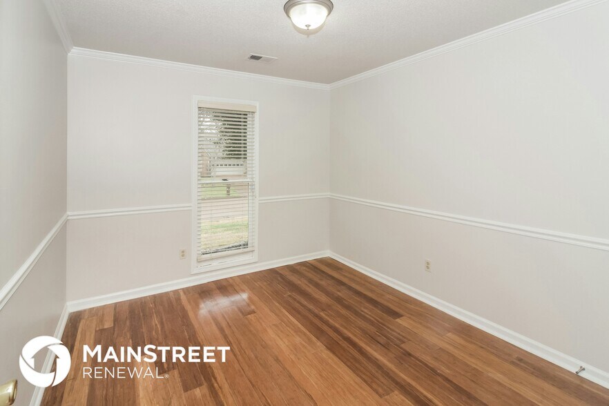 Building Photo - 8925 Walnut Forest Cove