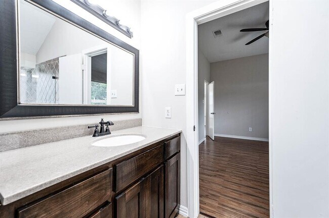 Building Photo - 103 Avocado St