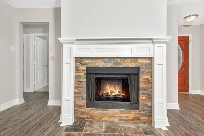 Building Photo - 2611 Desert Sage Dr