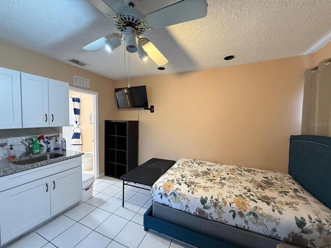 Building Photo - 7326 Lake Floy Cir