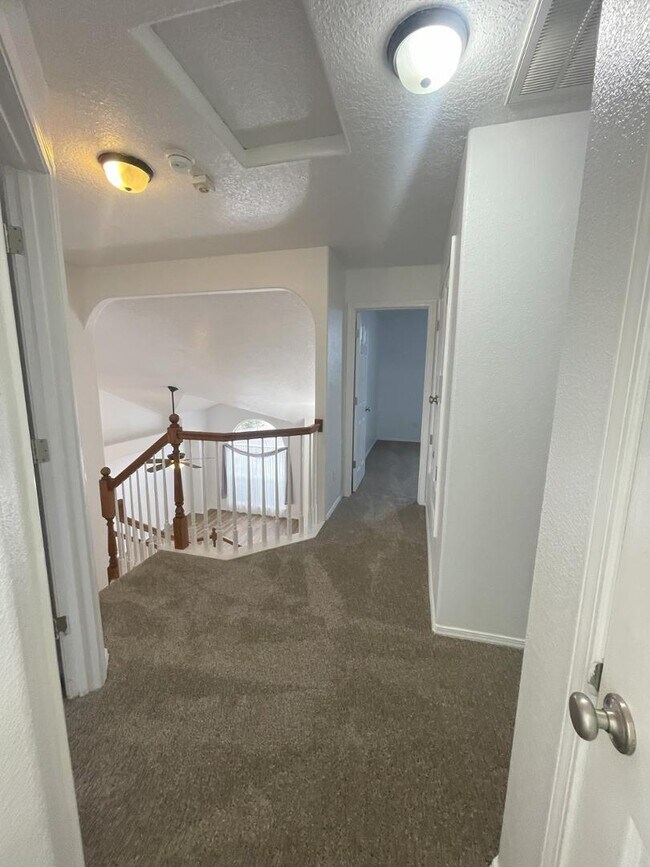 Building Photo - 5555 Mansfield Pl NW