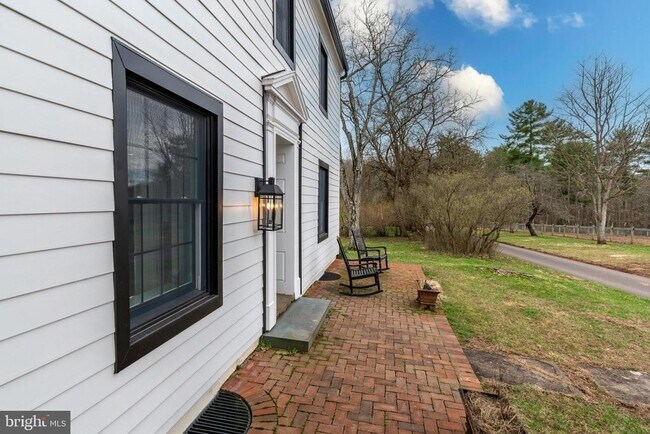 Building Photo - 180 Municipal Rd