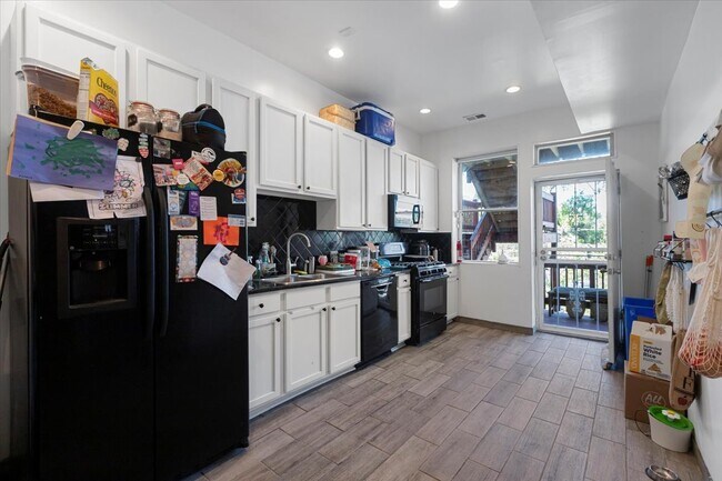 Building Photo - 4404 S Prairie Ave