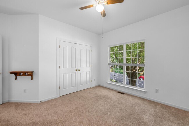 Building Photo - 8422 Bampton Dr