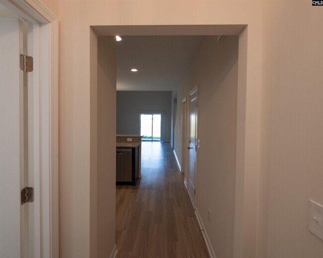 Building Photo - 945 Bergenfield Ln