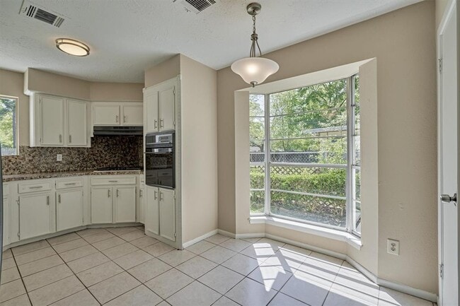 Building Photo - 3503 Dawnwood Dr