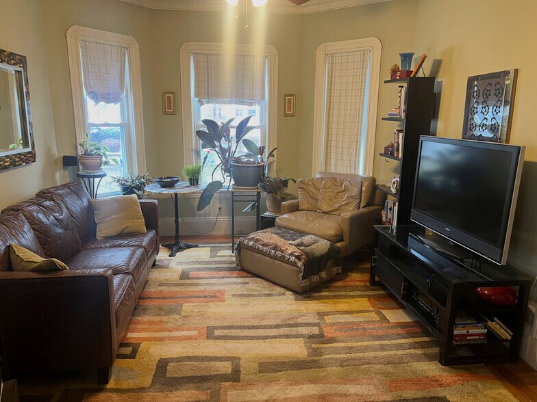 Building Photo - 85 Lexington Ave