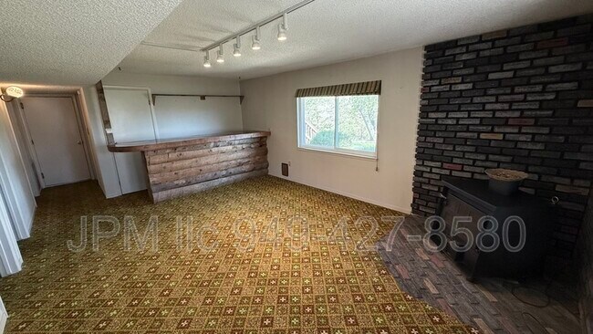 Building Photo - 20835 Cooke Dr