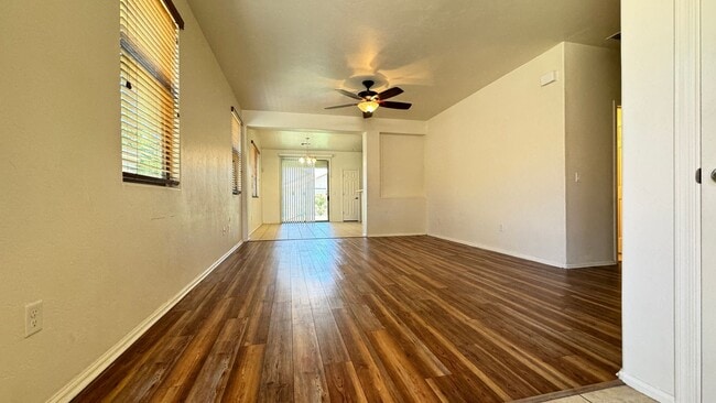 Building Photo - Eastside (Stella and Kolb) 4 bedroom  2 bath house with 2 car garage near Lakeside Park!