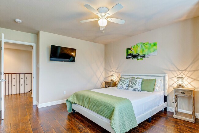 Building Photo - 3807 W Orem Dr