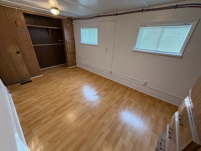 Building Photo - 2 Bedroom 1.5 Semi-Rural Mobile Home with Workshop on Large Lot