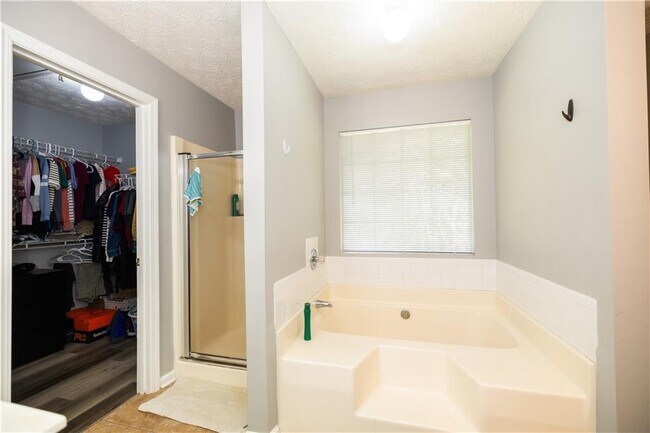 Building Photo - 599 Rivulett Ct