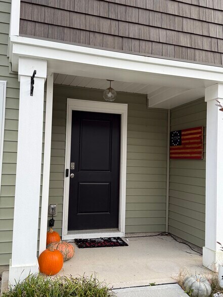 Building Photo - 141 Rosefield Ct